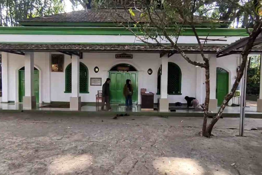Makam-Raden-Aria-Wangsa-Goparana-Wisata-Religi-di-Subang